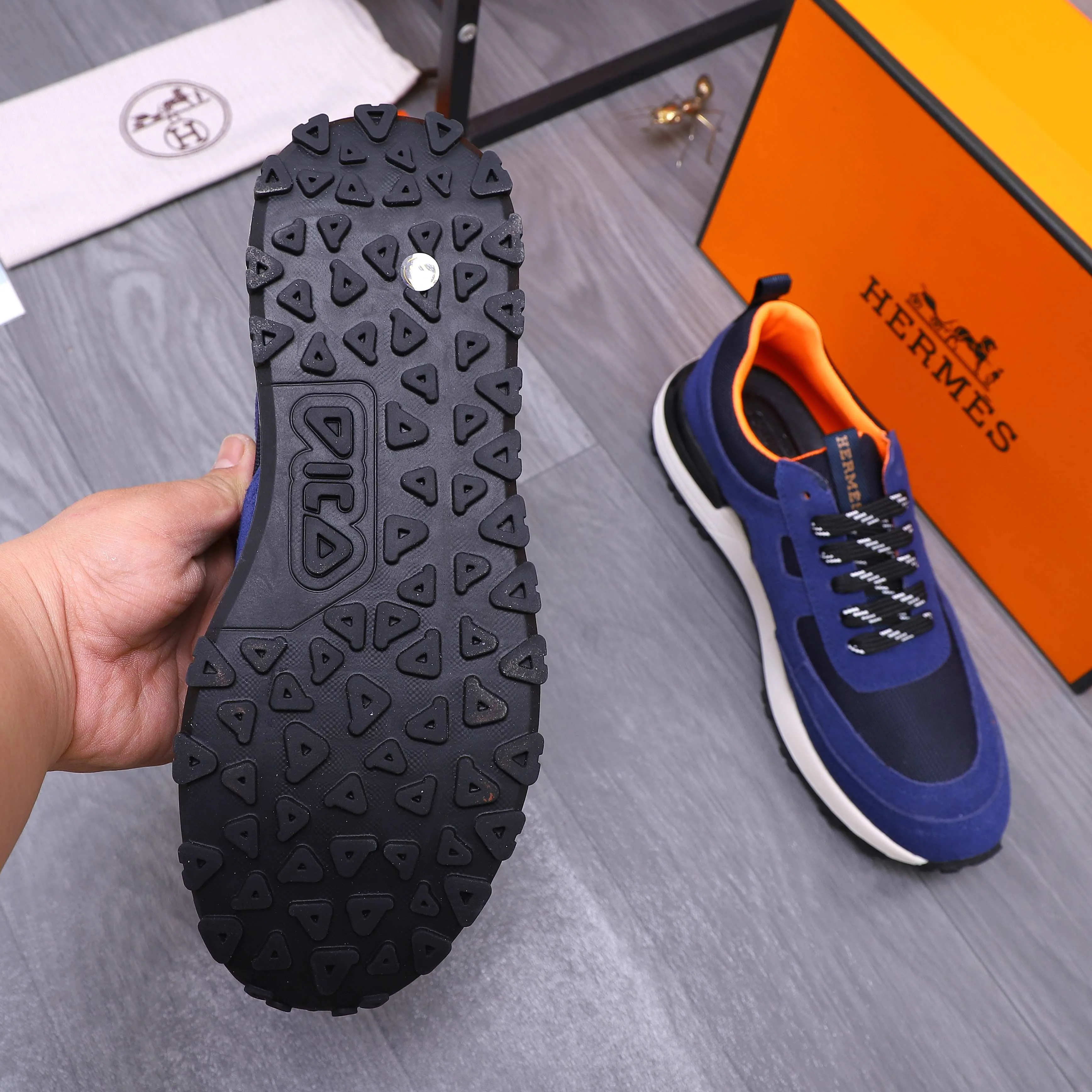 Men's shoes 💰420 Product trademark: HERMES "Hermes" casual shoes Regular size: 38-44 Product materials: Selected frosted cowhide stitching mesh upper Breathable mesh lining Cowhide insole Rubber outsole